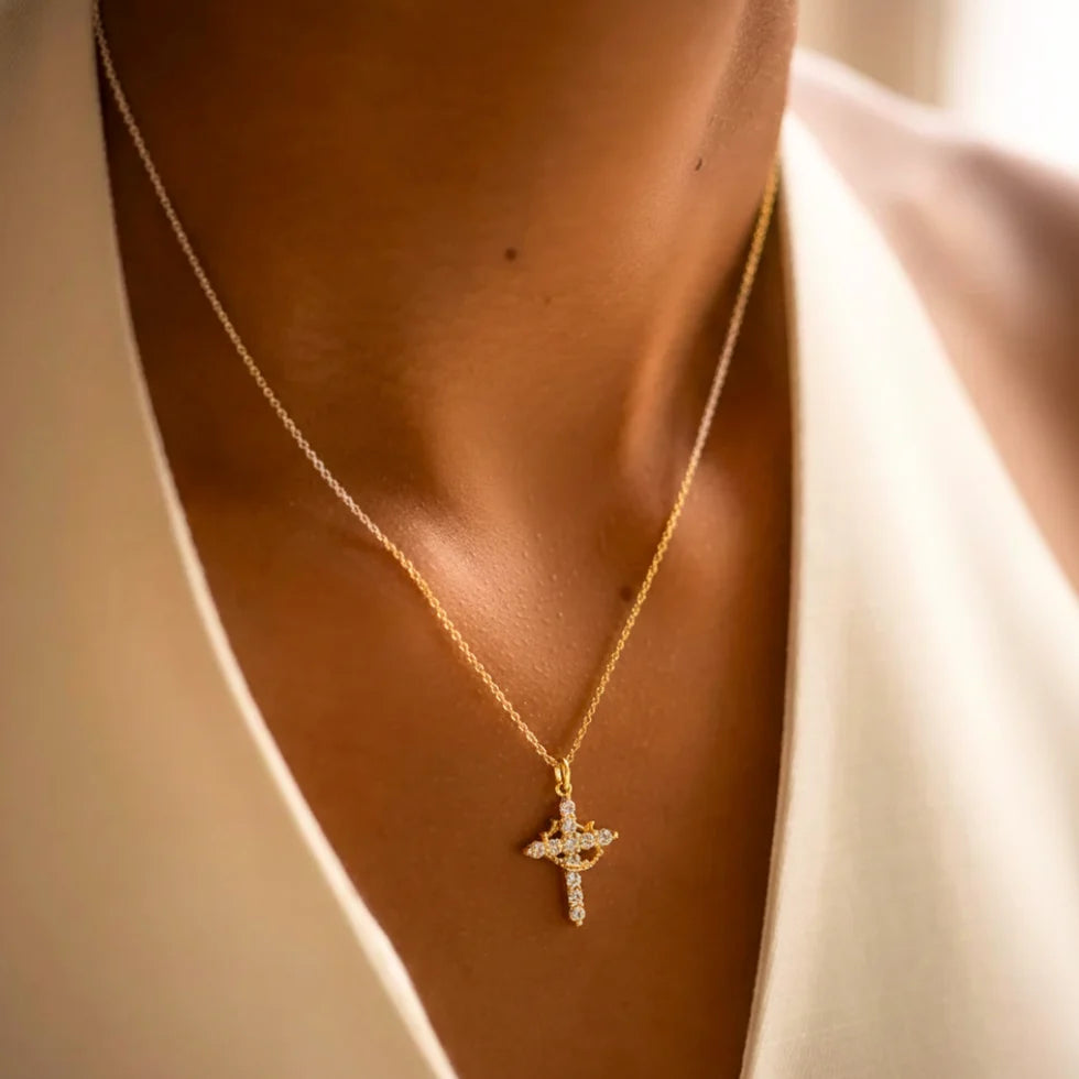 Collar Cruz corona Elegance ® - La cruz que representa tu fuerza interior💎